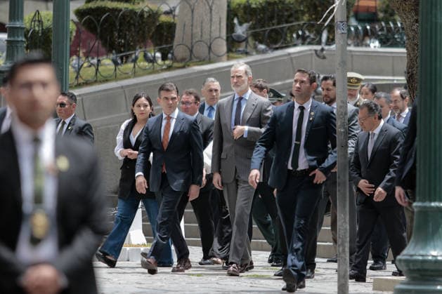 Bolivia welcomes King Felipe VI during his visit to South America LA PAZ, BOLIVIA - MARCH 12: Spain s King Felipe VI (Left) and Bolivian President Rodrigo Paz (right) return to the government palace during the visit of the King of Spain Felipe VI to Bolivia, in La Paz, Bolivia, on March 12, 2026. After six years, King Felipe VI of Spain arrived in La Paz, Bolivia, for a brief visit as part of a tour of South America. The arrival of the Spanish monarch now takes on special significance due to his personal friendship with Bolivian President Rodrigo Paz, and this visit marks the beginning of a new chapter in relations, with the goal of revitalizing Bolivia s ties with Europe. Jorge Mateo Romay Salinas Anadolu La Paz Bolivia. Editorial use o Copyright: x2026xAnadoluxJorgexMateoxRomayxSalinasx