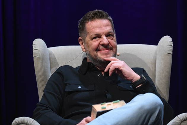 Autor Linus Geschke liest und spricht auf der Lit.Cologne, dem internationalen Literaturfestival