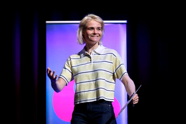 Komikerin Hazel Brugger in der Veranstaltung Hazel Thomas Hörerlebnis live! im Rahmen der Lit.Cologne 2026 im Theater am Tanzbrunnen. Köln, 12.03.2026 NRW Deutschland Copyright: xChristophxHardtx
