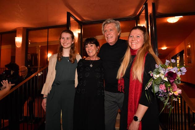 Sigmar Sollbach mit Ehefrau Claudia und Enkelin (l) und Nichte Anna Kretschmar Premiere Der Abschiedsbrief Komödie im Hotel Bayerischen Hof Theater München 12. März 2026