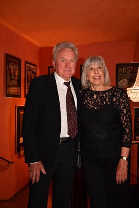 Sepp Maier mit Ehefrau Monika Roth Premiere Der Abschiedsbrief Komödie im Hotel Bayerischen Hof Theater München 12. März 2026