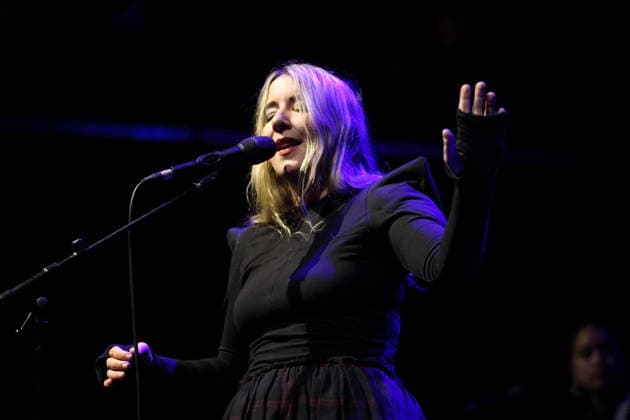 Katie Stelmanis alias Austra bei einem Konzert im Kesselhaus in Berlin, 12. März 2026. Austra Konzert Berlin
