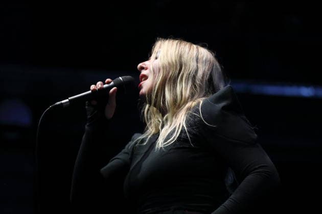 Katie Stelmanis alias Austra bei einem Konzert im Kesselhaus in Berlin, 12. März 2026. Austra Konzert Berlin