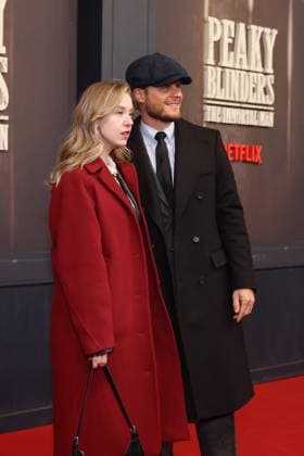 Anna Herrmann und Rurik G’slason zur Premiere von Peaky Blinders Ð The Immortal Man, Kino International, Berlin, Berlin Deutschland, Germany