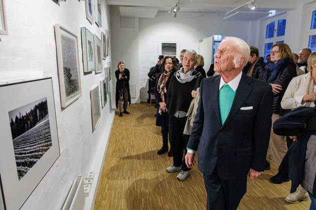 12.03.2026. Düsseldorf. Fotografie-Ausstellung von Heinz Mack im Düsseldorfer ZERO-Haus. Das fotografische Werk von Heinz Mack ist in der Öffentlichkeit so gut wie unbekannt. Daher setzt die Ausstellung der ZERO foundation in Zusammenarbeit mit der MACK FOUNDATION zum ersten Mal den Fokus auf dieses Medium, welches der Künstler in weiten Teilen als dokumentarisch betrachtet hat. Aber es gibt Ausnahmen, die in dieser Ausstellung zu sehen sind. Hier: Heinz Mack Düsseldorf ZERO foundation, Hüttenstr. Nordrhein-Westfalen Deutschland