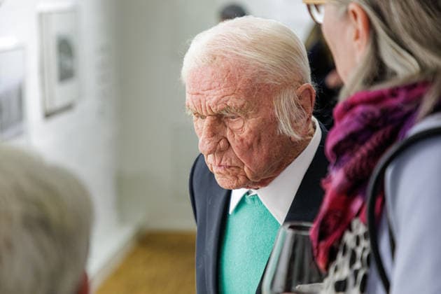 12.03.2026. Düsseldorf. Fotografie-Ausstellung von Heinz Mack im Düsseldorfer ZERO-Haus. Das fotografische Werk von Heinz Mack ist in der Öffentlichkeit so gut wie unbekannt. Daher setzt die Ausstellung der ZERO foundation in Zusammenarbeit mit der MACK FOUNDATION zum ersten Mal den Fokus auf dieses Medium, welches der Künstler in weiten Teilen als dokumentarisch betrachtet hat. Aber es gibt Ausnahmen, die in dieser Ausstellung zu sehen sind. Hier: Heinz Mack Düsseldorf ZERO foundation, Hüttenstr. Nordrhein-Westfalen Deutschland