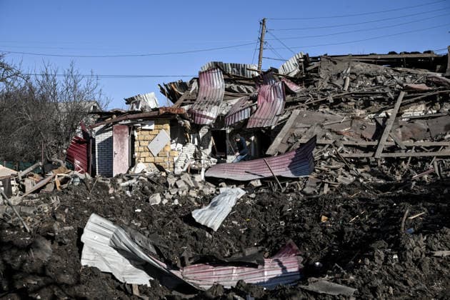 Russian troops strike Zaporizhzhia with guided aerial bombs A house is damaged by a Russian strike with guided aerial bombs in Zaporizhzhia, Ukraine, on March 12, 2026. Russian forces attack residential areas of the city, injuring 12 people, including four children Zaporizhzhia Ukraine  Copyright: xDmytroxSmolienkox originalFilename: ukrinform-russiant260312_npb0L.jpg