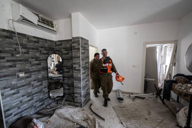 Retaliatory missiles fired from Iran fall in the town of Zarzir in northern Israel ZARZIR, ISRAEL - MARCH 13: A view of a damage at a house after retaliatory missiles fired from Iran fell in the town of Zarzir in northern Israel on March 13, 2026. Some of the missiles launched by Iran landed in the town, and one of them fell near a house, causing damage to the building. Mostafa Alkharouf Anadolu Zarzir Israel. Editorial use only. Please get in touch for any other usage.  Copyright: x2026xAnadoluxMostafaxAlkharoufx