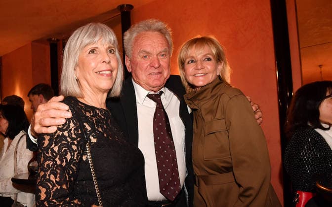 Monika Roth, Sepp Maier und Christa Kinshofer bei Der Abschiedsbrief Theater Premiere am 12.03.2026 in der Komoedie Bayerischer Hof in Muenchen Der Abschiedsbrief Premiere in der Komoedie im Hotel Bayerischer Hof in Muenchen