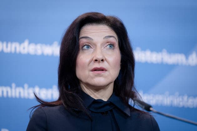 Katherina Reiche, Bundesministerin für Wirtschaft und Energie, BMWE Spitzengespräch Bündnis Zukunft, Katherina Reiche, Bundesministerin für Wirtschaft und Energie, BMWE, Berlin, Pressestatement Berlin Berlin GER *** Katherina Reiche, Federal Minister for Economic Affairs and Energy, BMWE Top-level discussion Bündnis Zukunft, Katherina Reiche, Federal Minister for Economic Affairs and Energy, BMWE, Berlin, Press statement Berlin Berlin GER