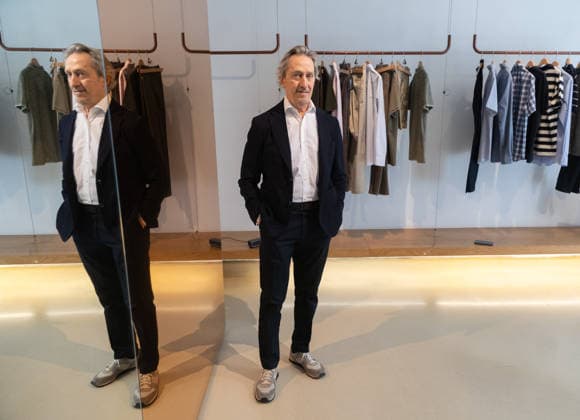 Roberto Torretta presents his new collection at OMODA Madrid es Moda The designer Roberto Torretta poses before the showroom, on March 13, 2026, in Madrid Spain Roberto Torretta has presented his new collection through a shooting in his showroom, a space designed by Patricia Urquiola 13 MARCH 2026 Madrid Madrid Spain  Copyright: xEduardoxParrax 7362747