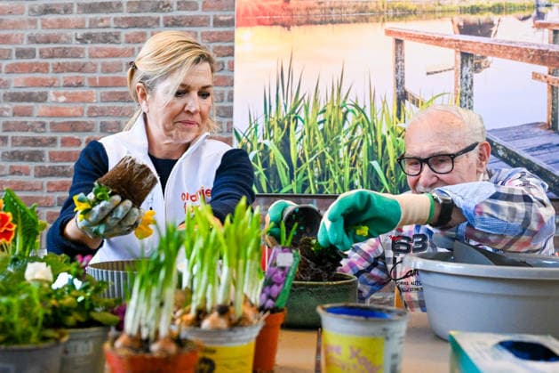 King and Queen Maxima assist with volunteer activity NLdoet. Hoofddorp, the Netherlands. 13 Mar 2026 Queen Maxima assist with an NLdoet volunteer activity of the Orange Fund at a residential care facility in Hoofddorp. NLdoet is taking place for the 22nd time this year. Hoofddorp The Netherlands  Copyright: xNLBeeld PatrickxvanxEmstx