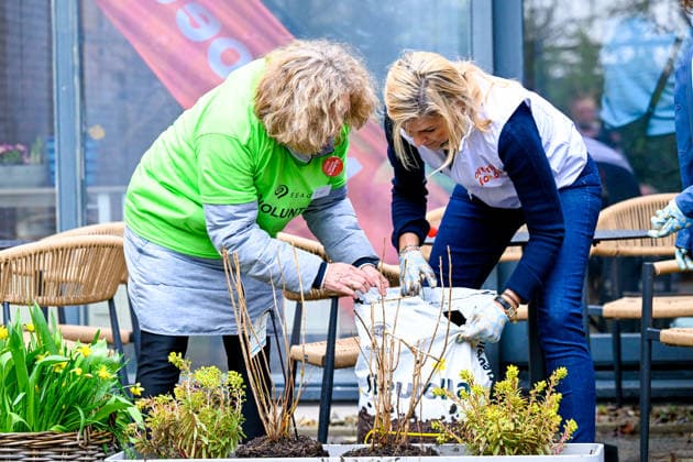 King and Queen Maxima assist with volunteer activity NLdoet. Hoofddorp, the Netherlands. 13 Mar 2026 Queen Maxima assist with an NLdoet volunteer activity of the Orange Fund at a residential care facility in Hoofddorp. NLdoet is taking place for the 22nd time this year. Hoofddorp The Netherlands  Copyright: xNLBeeld PatrickxvanxEmstx