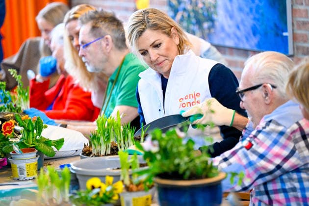 King and Queen Maxima assist with volunteer activity NLdoet. Hoofddorp, the Netherlands. 13 Mar 2026 Queen Maxima assist with an NLdoet volunteer activity of the Orange Fund at a residential care facility in Hoofddorp. NLdoet is taking place for the 22nd time this year. Hoofddorp The Netherlands  Copyright: xNLBeeld PatrickxvanxEmstx