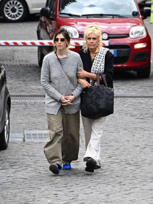 Rome, chapel of rest for Enrica Bonaccorti at the Ars BioMedica clinic. Pictured: Maria Teresa Ruta with her daughter Guenda Goria.  Copyright: xMaurizioxD Avanzox xipa-agency.netx xMaurizioxDxAvanzox IPA_Agency_IPA72809845