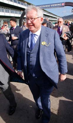 . 13 03 2026. Cheltenham, United Kingdom. Sir Alex Ferguson arriving for the Cheltenham Gold Cup on the final day of the Cheltenham Festival, United Kingdom.  xi-Imagesx IIM-26632-0025
