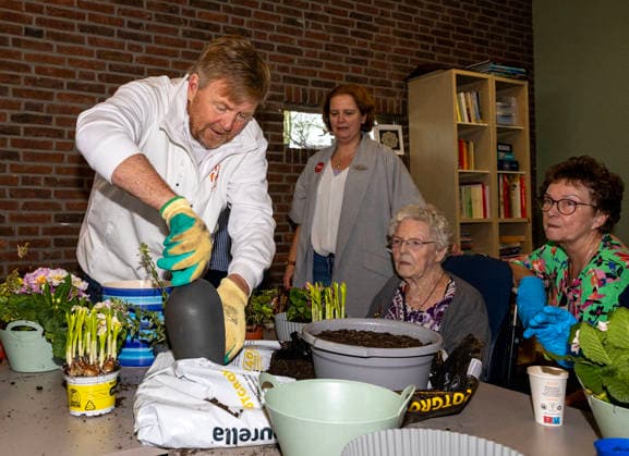 13-03-2026 Hoofddorp King Willem-Alexander voluntering at a residential care facility Bornholm in Hoofddorp during NLDoet. Â  Copyright: xPPEx