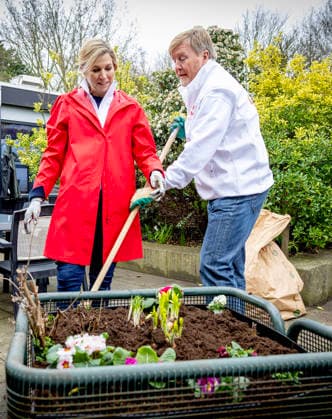 13-03-2026 Hoofddorp Queen Maxima and King Willem-Alexander voluntering at a residential care facility Bornholm in Hoofddorp during NLDoet. Â  Copyright: xPPEx