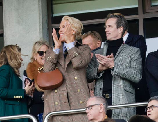 . 13 03 2026. Cheltenham, United Kingdom. Hannah Waddingham watches the racing on the final day of the Cheltenham Festival, United Kingdom.  xi-Imagesx IIM-26632-0044