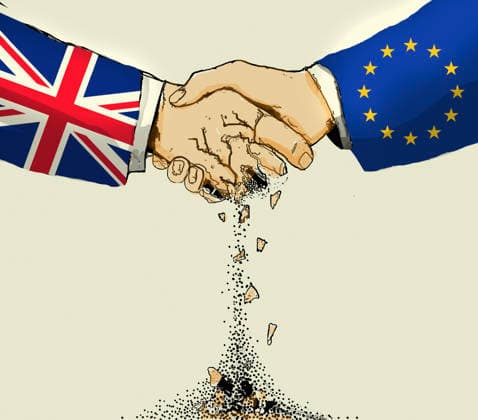 Britische Hand zerbröckelt beim Handschlag mit der EU *** British hand crumbles on handshake with the EU  Copyright: xGaryxWatersx 11591551 RECORD DATE NOT STATED