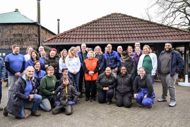 Princess Beatrix NLdoet Volunteer Day - Amsterdam Princess Beatrix participates in a volunteer activity for NLdoet by the Orange Fund. NLdoet is taking place for the 22nd time this year. Princess Beatrix helps care for the animals at a children s farm in Amsterdam. Amsterdam, Netherlands on March 13, 2026. Photo by Bruno Press ABACAPRESS.COM Amsterdam Netherlands  Copyright: xBrunoxPress ABACAx