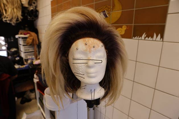 RECORD DATE NOT STATED 12.03.2026 Herne Revue Palast Ruhr Premiere der neunen Travestie Show - Like a Phoenix - im neuen Haus am Gysenberg . Künstler schminken sich Backstage in der Garderobe