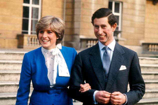 Feb 24, 1981 - London, England, UK - The oldest son of Queen Elisabeth II, PRINCE CHARLES with his fiancee Lady DIANA FRANCES SPENCER. Prince Charles was under immense pressure to find a suitable girl to marry and produce an heir. From a shortlist of names, the final choice for future Queen was Lady Diana Spencer, a children s nanny. When the couple announced their engagement in early 1981, Diana was 19 years old. Copyright: xKeystonexPressedienstx London UK - ZUMA1072 19810224_nin_k98_347 Copyright: xIMAGO KeystonexPressedienstx