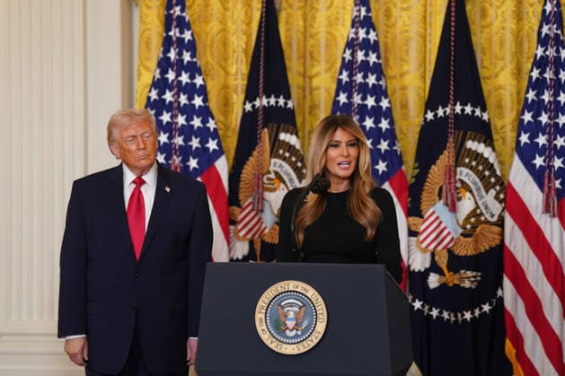 Trump Hosts Women s History Month Event First lady Melania Trump, right, makes remarks as she and United States President Donald J Trump, left, hope a Women™s History month reception in the East Room of the White House in Washington, DC, USA, on Thursday, March 12, 2026. Every year, March is designated Women s History Month by presidential proclamation. Credit: CNP AdMedia Washington District of Columbia United States of America EDITORIAL USE ONLY Copyright: xx FTP_AD_02998_1-6137827 CNPx xAdMediax admphotostwo974286