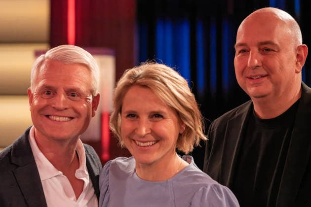 Kölner Treff am 06. Februar 2026. Von links nach rechts: Comedian, Moderator und Autor Guido Cantz, Gastgeberin Susann Link sowie der Kabarettist und Romanautor Frank Goosen. Susan Link und Micky Beisenherz sind neugierig und befragen ihre Gäste auf ihre ganz eigene Art mit wie immer spannenden Gesprächen. Köln Nordrhein-Westfalen Deutschland