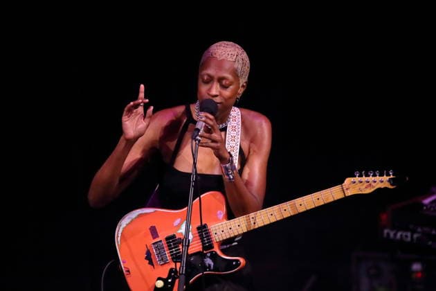 Anaiis bei einem Konzert im Silent Green in Berlin, 13. März 2026. Anaiis Konzert Berlin