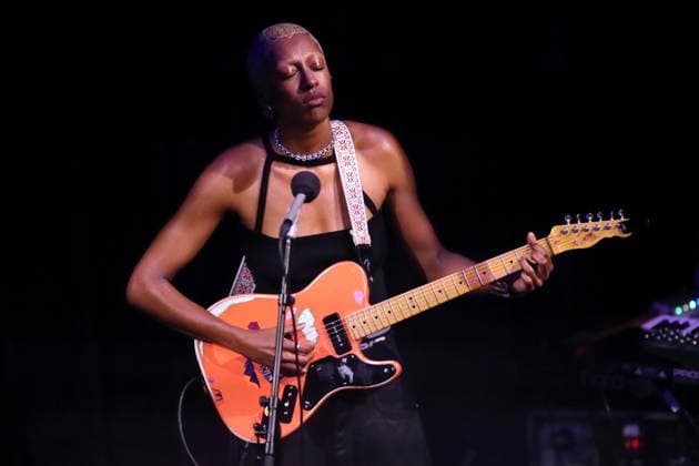 Anaiis bei einem Konzert im Silent Green in Berlin, 13. März 2026. Anaiis Konzert Berlin