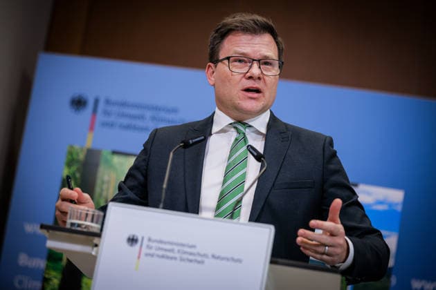 Carsten Schneider, spd, Pressetermin zur Vorstellung der Klimabilanz für 2025 und Ausblick auf 2026, 14.3.2026, Bundesministerium für Umwelt, Klimaschutz, Naturschutz und nukleare Sicherheit, Berlin, Deutschland *** Carsten Schneider, spd, Press conference on the presentation of the climate balance sheet for 2025 and outlook for 2026, 14 3 2026, Federal Ministry for the Environment, Climate Protection, Nature Conservation and Nuclear Safety, Berlin, Germany 10044_klimabilanz_kreativmedia
