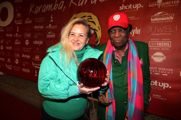 Weltpremiere von HEINO - Karamba, Karacho, Kult! im Filmtheater in Kitzbühel Kitzbühel, 13..03.2026 Roberto Blanco mit seiner Frau Luzandra bei der Weltpremiere von HEINO - Karamba, Karacho, Kult! im Filmtheater in Kitzbühel Tirol Österreich Copyright: xMatthiasxGränzdörferx