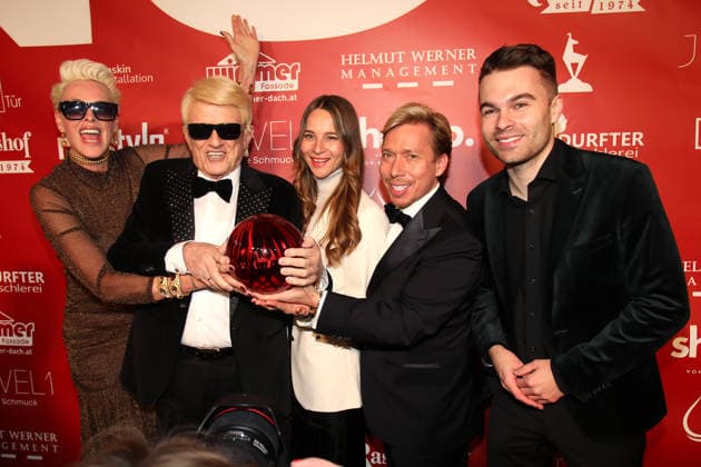 Weltpremiere von HEINO - Karamba, Karacho, Kult! im Filmtheater in Kitzbühel Kitzbühel, 13..03.2026 Helmut Werner, Brigitte Nielsen, Heino, Nicole Werner und Benedict Bartsch bei der Weltpremiere von HEINO - Karamba, Karacho, Kult! im Filmtheater in Kitzbühel Tirol Österreich Copyright: xMatthiasxGränzdörferx