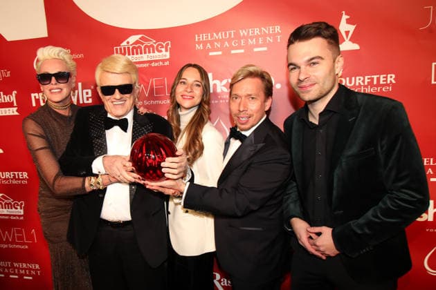 Weltpremiere von HEINO - Karamba, Karacho, Kult! im Filmtheater in Kitzbühel Kitzbühel, 13..03.2026 Helmut Werner, Brigitte Nielsen, Heino, Nicole Werner und Benedict Bartsch bei der Weltpremiere von HEINO - Karamba, Karacho, Kult! im Filmtheater in Kitzbühel Tirol Österreich Copyright: xMatthiasxGränzdörferx