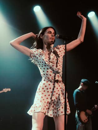 Bar Italia live in Copenhagen, Denmark Copenhagen, Denmark. 13th, March 2026. The British indie rock band Bar Italia performs a live concert at Pumpehuset in Copenhagen. Here singer Nina Cristante is seen live on stage. Denmark, Copenhagen  Copyright: xGonzalesxPhoto MathiasxKristensenx