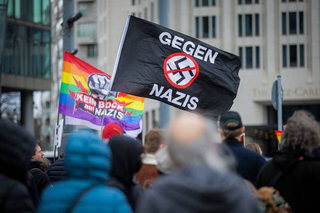 Demonstranten auf der Demo - Kein Platz für rechte Hetze! - organisiert u.a. von der Queeren Jugend Berlin und anderen Organisationen, 14.3.2026, Potsdamer Platz, Berlin, Deutschland *** Demonstrators at the demo Kein Platz für rechte Hetze organized by Queeren Jugend Berlin and other organizations, 14 3 2026, Potsdamer Platz, Berlin, Germany 10354_demogegenrechts_kreativmedia