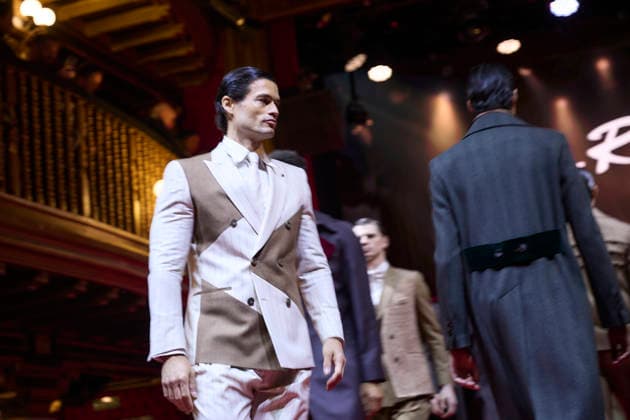 Félix Ramiro presents his new collection at OMODA Madrid es Moda Several models during a fashion show presenting the new collection of Félix Ramiro, at the Teatro Magno, on March 14, 2026, in Madrid Spain The firm founded by Félix Ramiro presents its new collection at OMODA Madrid es Moda Félix Ramiro is a mens design firm with more than three decades of experience, recognized for its combination of avant-garde, tradition and craftsmanship, tradition and craftsmanship Specializing in suits for groom, ceremony, executive and sport, stands out for the quality and precision of its garments Its founder, Felix Ramiro, discovered his vocation as a tailor in the 80s and, after training and obtaining national recognition, started in 1988 a brand t Copyright: xJesusxHellinx 7365733