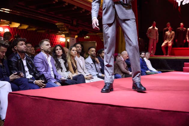 Félix Ramiro presents his new collection at OMODA Madrid es Moda A model during a fashion show presenting the new collection of Félix Ramiro, at the Teatro Magno, on March 14, 2026, in Madrid Spain The firm founded by Félix Ramiro presents its new collection at OMODA Madrid es Moda Félix Ramiro is a mens design firm with more than three decades of experience, recognized for its combination of avant-garde, tradition and craftsmanship, tradition and craftsmanship Specializing in suits for groom, ceremony, executive and sport, stands out for the quality and precision of its garments Its founder, Felix Ramiro, discovered his vocation as a tailor in the 80s and, after training and obtaining national recognition, started in 1988 a brand that tod Copyright: xJesusxHellinx 7365734