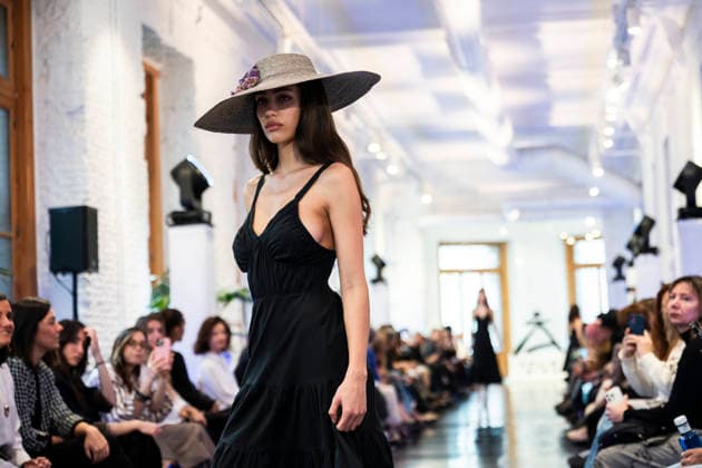 Adlib Ibiza - MadridEsModa Fashion Week Madrid - 14 Mar 2026 A model walks the runway wearing a design by Adlib Ibiza during the MadridEsModa Fashion Week de at Madrid Arena. Madrid Spain Copyright: xAtilanoxGarciax xSOPAxImagesx photos08387