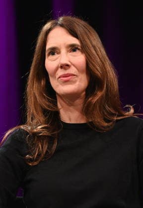 Autorin Anna Sophie Herken, Vorständin der Deutschen Gesellschaft für Internationale Zusammenarbeit (GIZ) GmbH, liest und spricht auf der Lit.Cologne, dem internationalen Literaturfestival