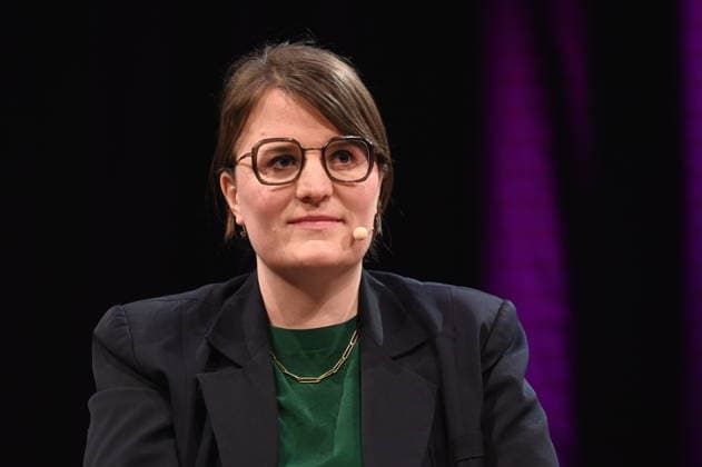 Journalistin und Autorin Eva Thöne liest und spricht auf der Lit.Cologne, dem internationalen Literaturfestival