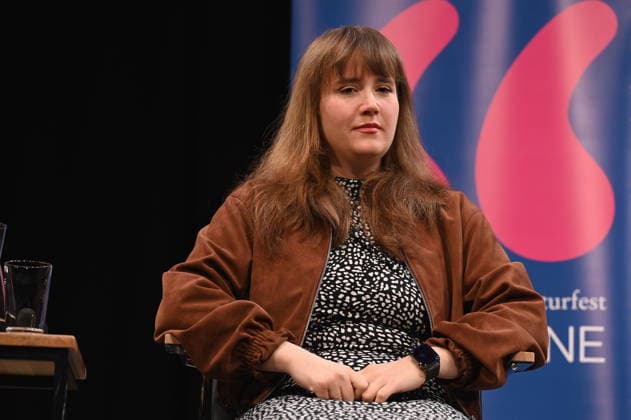 Politikerin Ricarda Lang liest und spricht auf der Lit.Cologne, dem internationalen Literaturfestival
