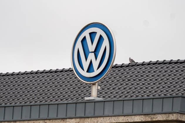 Volkswagen, VW, Automobilindustrie, Autohersteller, Autobauer, Wirtschaft, Industrie, Konzern, Unternehmen, Deutschland, Krise, Strukturwandel, Elektromobilität, Transformation, Automarkt, Produktion, Automobilbranche, Symbolbild, Wolfsburg, Braunschweig *** Volkswagen, VW, automotive industry, car manufacturer, carmaker, economy, industry, group, company, Germany, crisis, structural change, electromobility, transformation, car market, production, automotive industry, symbolic image, Wolfsburg, Braunschweig Copyright: xSvenxHeidmannx