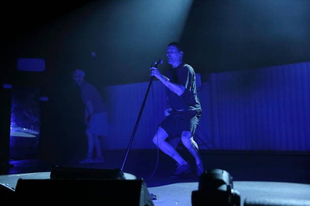 Andrew Fearn und Jason Williamson, v.l., von der Band Sleaford Mods bei einem Konzert im Tempodrom in Berlin, 14. März 2026. Sleaford Mods Konzert Berlin