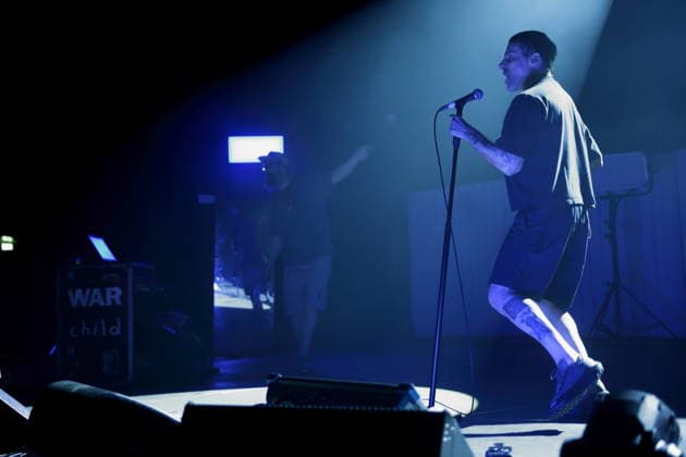 Andrew Fearn und Jason Williamson, v.l., von der Band Sleaford Mods bei einem Konzert im Tempodrom in Berlin, 14. März 2026. Sleaford Mods Konzert Berlin