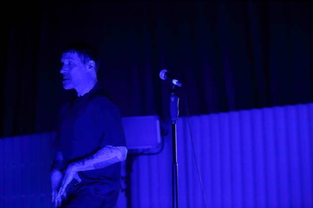 Jason Williamson von der Band Sleaford Mods bei einem Konzert im Tempodrom in Berlin, 14. März 2026. Sleaford Mods Konzert Berlin
