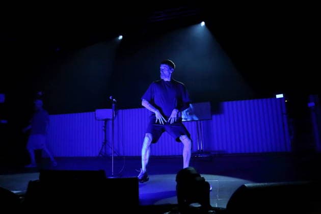 Andrew Fearn und Jason Williamson, v.l., von der Band Sleaford Mods bei einem Konzert im Tempodrom in Berlin, 14. März 2026. Sleaford Mods Konzert Berlin