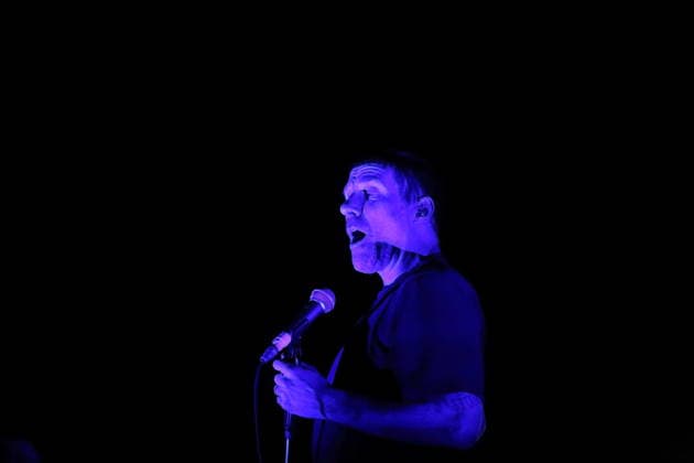 Jason Williamson von der Band Sleaford Mods bei einem Konzert im Tempodrom in Berlin, 14. März 2026. Sleaford Mods Konzert Berlin