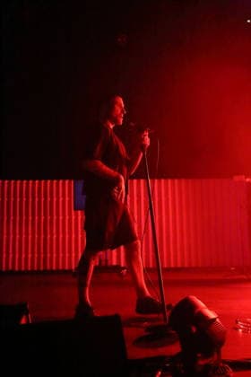 Jason Williamson von der Band Sleaford Mods bei einem Konzert im Tempodrom in Berlin, 14. März 2026. Sleaford Mods Konzert Berlin